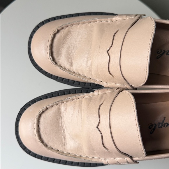 Free People Lyra Lug Sole Loafer Leather light beige tan EU 37 Us 6.5/7 neutral - Picture 4 of 16